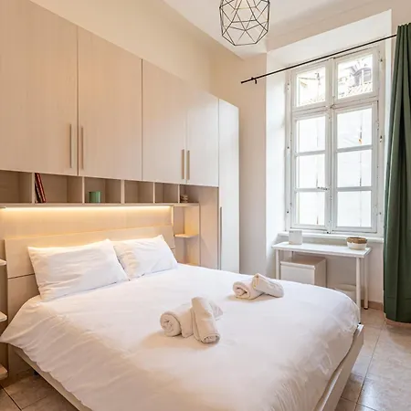 - 2 Bedrooms - Piazza Castello Turin