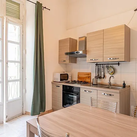 Appartement - 2 Bedrooms - Piazza Castello